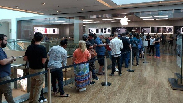 Lançamento do iPhone 11 no Brasil é marcado por filas e falta de estoque | iHelp BR