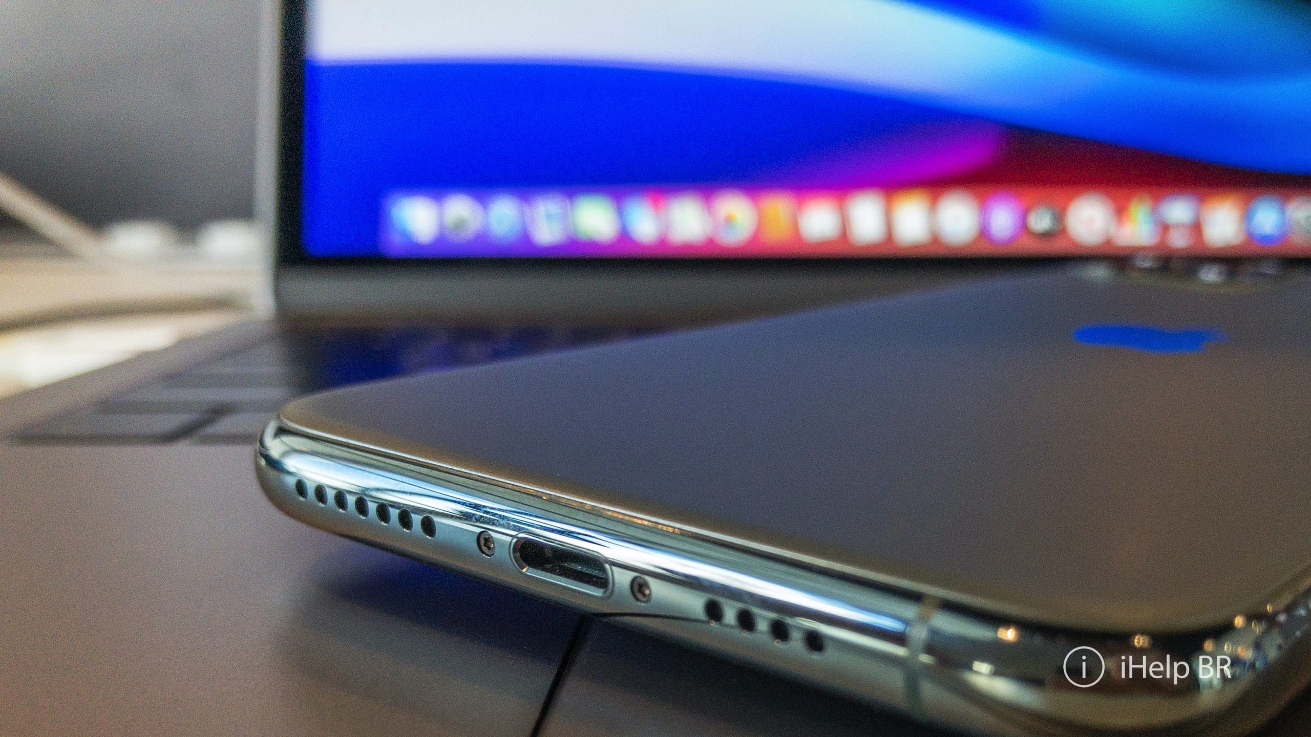 Apple pretende se livrar de fios no iPhone até 2021 | iHelp BR